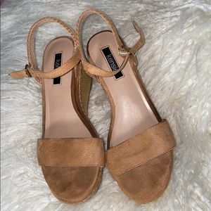 Tan Sandal/wedges (W7)